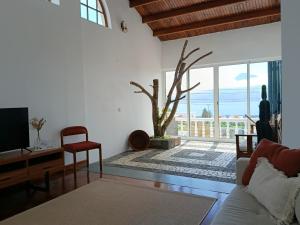 Μια τηλεόραση ή/και κέντρο ψυχαγωγίας στο Dutra's House
