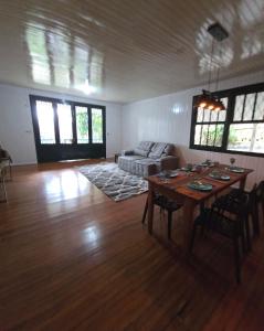 Ruang duduk di Alpen Haus - Ideal para família e grupo