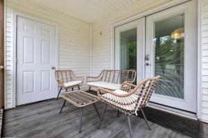 Fotografie z fotogalerie ubytování Blue Belle - Across from Pool near Credit One v destinaci Charleston