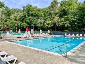 Afbeelding uit fotogalerij van Cozy Mountain Cabin- Near Lake & Pet-friendly in East Stroudsburg