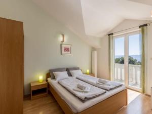 Gallery image of Comfort One Bedroom Apartment with Terrace and Sea View A2 in Bol +6 photos