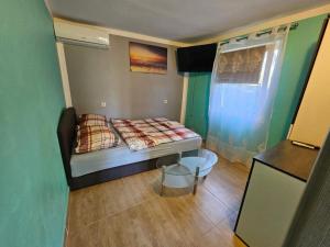 Gallery image of Apartments Robi & Kristina - Studio Apartment with Terrace S1 in Benkovac