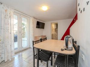 Gallery image of Apartments Robi & Kristina - One Bedroom Apartment with Sea View A1 in Benkovac