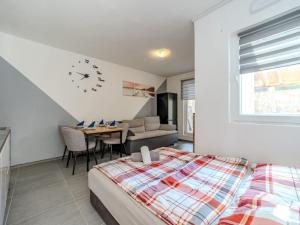 Φωτογραφία από το άλμπουμ του Apartments Robi & Kristina - Studio Apartment with Terrace S2 σε Benkovac