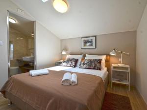 Imagen de la galería de Tranquil Getaway with Shared Pool in Bale - One Bedroom Apartment, en Bale