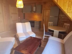 O zonă de relaxare la Apartments Plitvice forest - Two Bedroom Apartment with Terrace