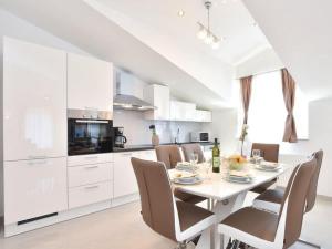 Imagem da galeria de Five Bedroom Holiday Home em Trilj