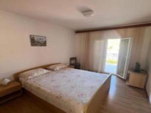 Postel nebo postele na pokoji v ubytování Apartments Bleu - One Bedroom Apartment with Balcony and See View 1