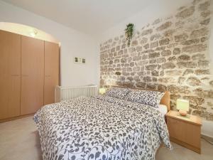 Posteľ alebo postele v izbe v ubytovaní Chic and Charming Krk Downtown Apartments - Classic Studio Apartment