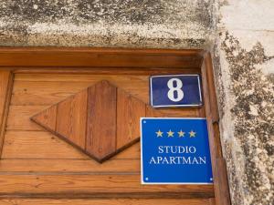 Certifikát, ocenenie alebo iný dokument vystavený v ubytovaní Chic and Charming Krk Downtown Apartments - Classic Studio Apartment