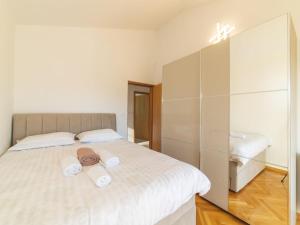 Φωτογραφία από το άλμπουμ του Idyllic Getaway Lovrec Villa with Pool - Five Bedroom Villa with Pool σε Lovreć