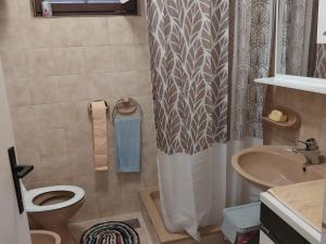 Koupelna v ubytování Holiday Home Marina - Two Bedroom Holiday Home with Terrace + 19 fotografií