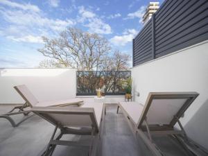 Rõdu või terrass majutusasutuses Two Bedroom Villa with Terrace and Swimping pool