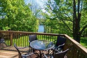 Billede fra billedgalleriet på Lakefront Kenoza Cottage i Callicoon