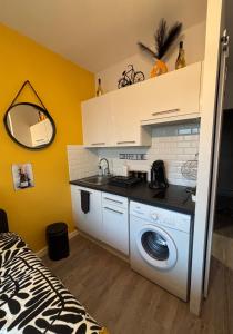 Kuchyň nebo kuchyňský kout v ubytování Avenue de Champagne 1 Chambre