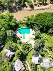 Bazén v ubytování Baan Krating Pai Resort - SHA Plus nebo v jeho okolí