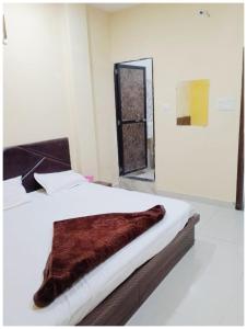 Imagen de la galería de HOTEL Priyanshi !Palace Near Shri Mahakaleshwar Jyotirlinga Temple - Fully Air Conditioned Rooms With Wi-fi - Free Parking Available, en Ujjain