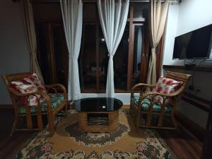 TV a/nebo společenská místnost v ubytování Lenzila Retreat + 10 fotografií