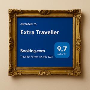 Sijil, anugerah, tanda atau dokumen lain yang dipamerkan di Extra Traveller