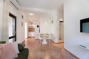 Kuchyň nebo kuchyňský kout v ubytování Apartmani Svoboda