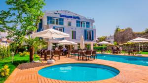 Πισίνα στο ή κοντά στο Limnades Hotel İznik