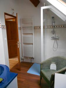 Phòng tắm tại Chambre d'hote Le sablonnet