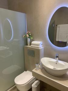 luxury studios & apartments Athanasias的一间浴室