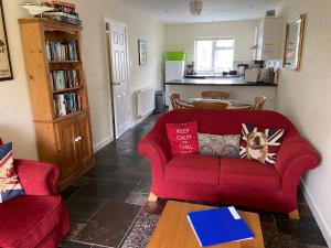 Et opholdsområde på Riverside Bungalow