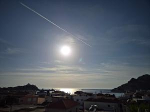 Ảnh trong thư viện ảnh của Kostas Studios Apartments - Ενοικιαζόμενα δωμάτια με κουζινάκι ở Mirina