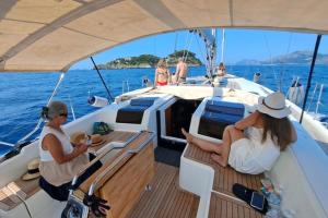 Hosté ubytování Private Sail Yacht on the Amalfi Coast Escape the Crowds in Style