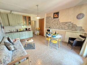 Kuchyňa alebo kuchynka v ubytovaní Residence Casa Silvana