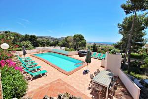 Bazén v ubytovaní Dos Chicas - sea view villa with private pool in Moraira alebo v jeho blízkosti + 23 fotografií