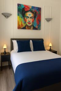 Una cama o camas en una habitación de Trendy, Liverpool City Centre Escape