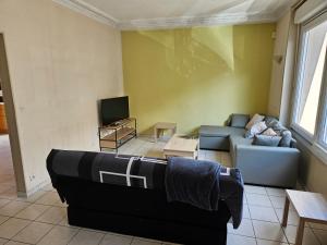 Χώρος καθιστικού στο Charming 3-Bedroom House, Perfect for Family Getaways or Extended Professional Stays