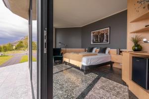 Postel nebo postele na pokoji v ubytování Klettasel Villa by Ourhotels + 37 fotografií