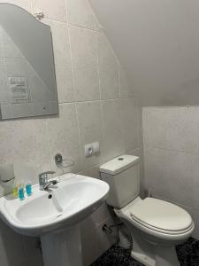 Ένα μπάνιο στο Hotel Eight