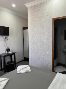 Μια τηλεόραση ή/και κέντρο ψυχαγωγίας στο Hotel Eight