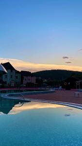 Bazén v ubytovaní Moonglade Allure Houses alebo v jeho blízkosti