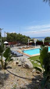 Бассейн в Kallithea Residence или поблизости