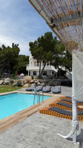 Бассейн в Kallithea Residence или поблизости