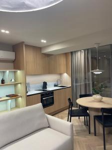 APARTAMENTAI SPA MORENA Klaipėda的厨房或小厨房
