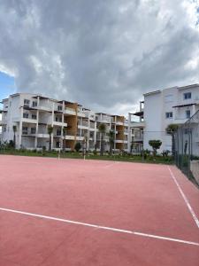 Εγκαταστάσεις για τένις ή/και σκουός στο Le pêcheur ή εκεί κοντά