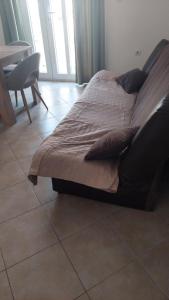 Postel nebo postele na pokoji v ubytování Vesna apartmani, Igalo