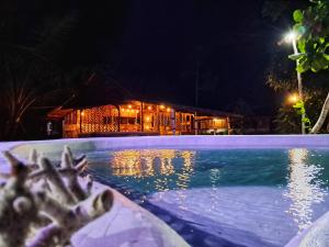 Bazén v ubytování Manoa, boutique Villas and Spa nebo v jeho okolí