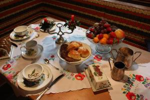 Jedlo v ubytovaní bed & breakfast alebo blízkom okolí