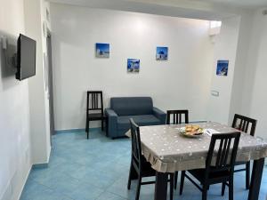 Μια τηλεόραση ή/και κέντρο ψυχαγωγίας στο A Casa da Antonio