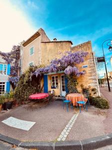 Gallery image of La Sarrasine in Villes-sur-Auzon