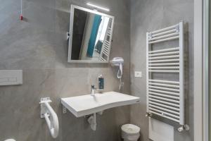 A bathroom at Hotel Cristina