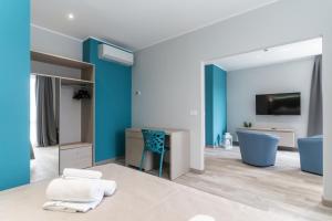 A television and/or entertainment centre at Hotel Cristina