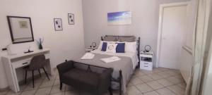 A bed or beds in a room at CAPERCIA home